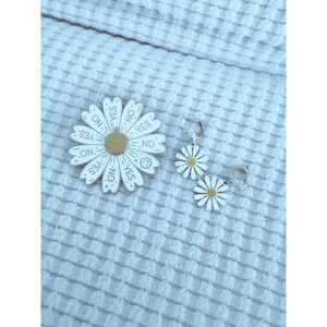 Daisy Spinner Enamel Pin and Clip On Earring Set White Gold Tone